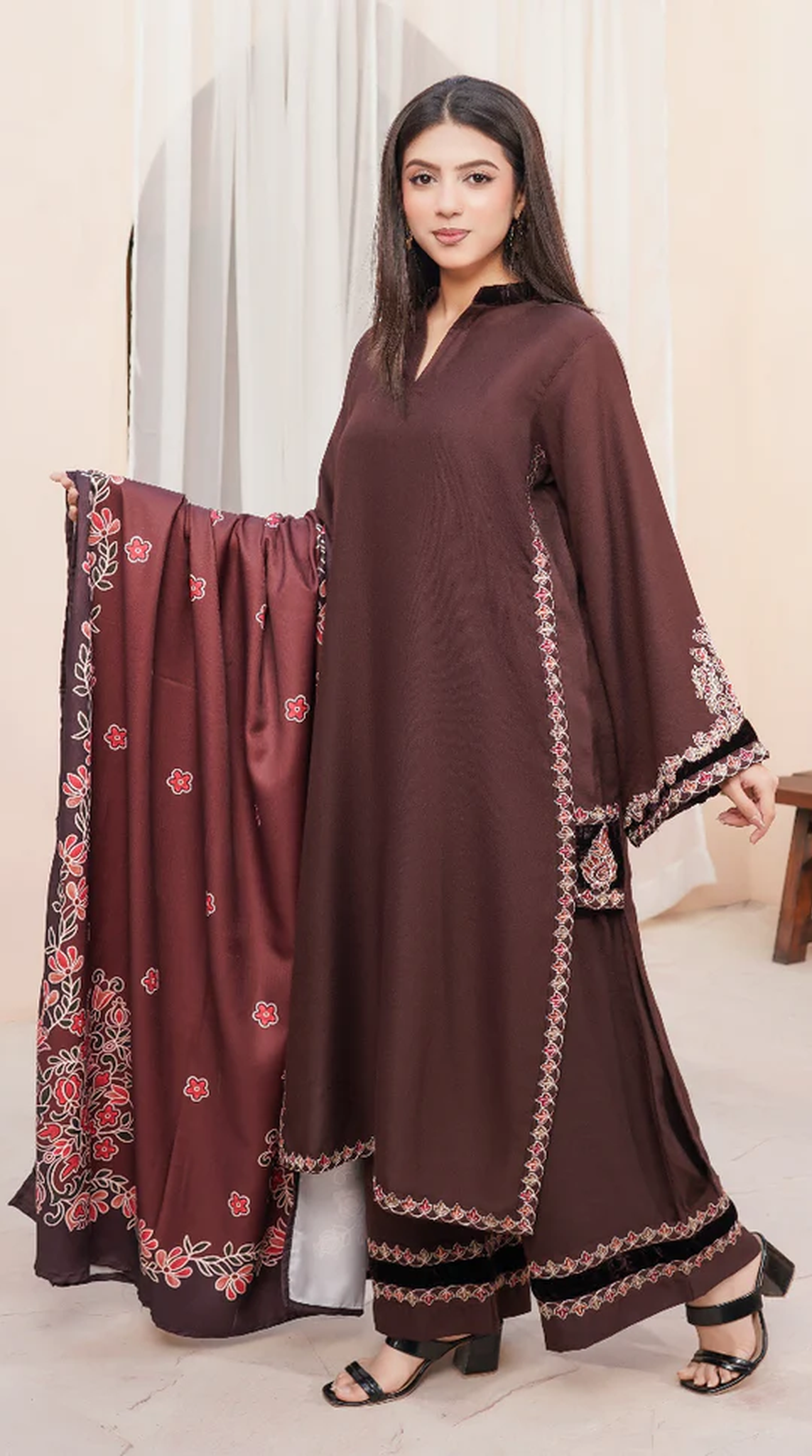 Elegant Brown Dhanak Suit Set