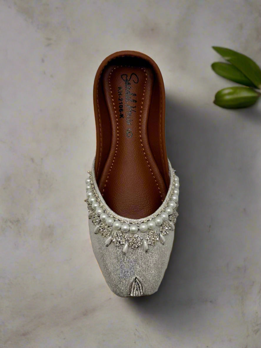 Silver Pearl Jutti Girls