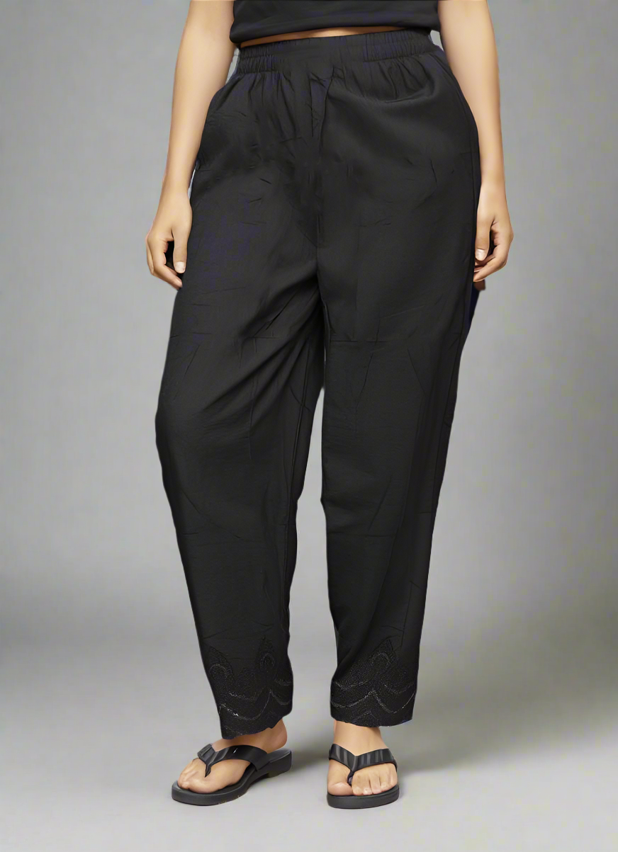 Black Trousers with Hem Embroidery