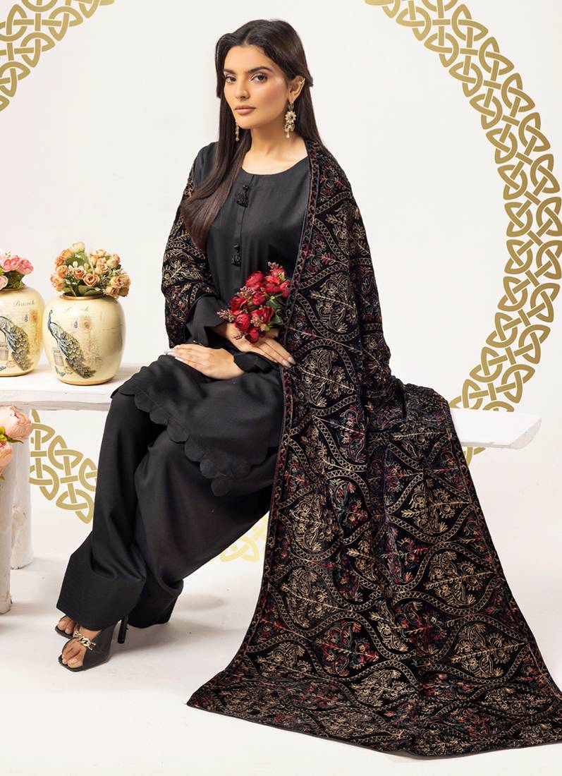 Black Velvet Embroidery Shawl Suit Set