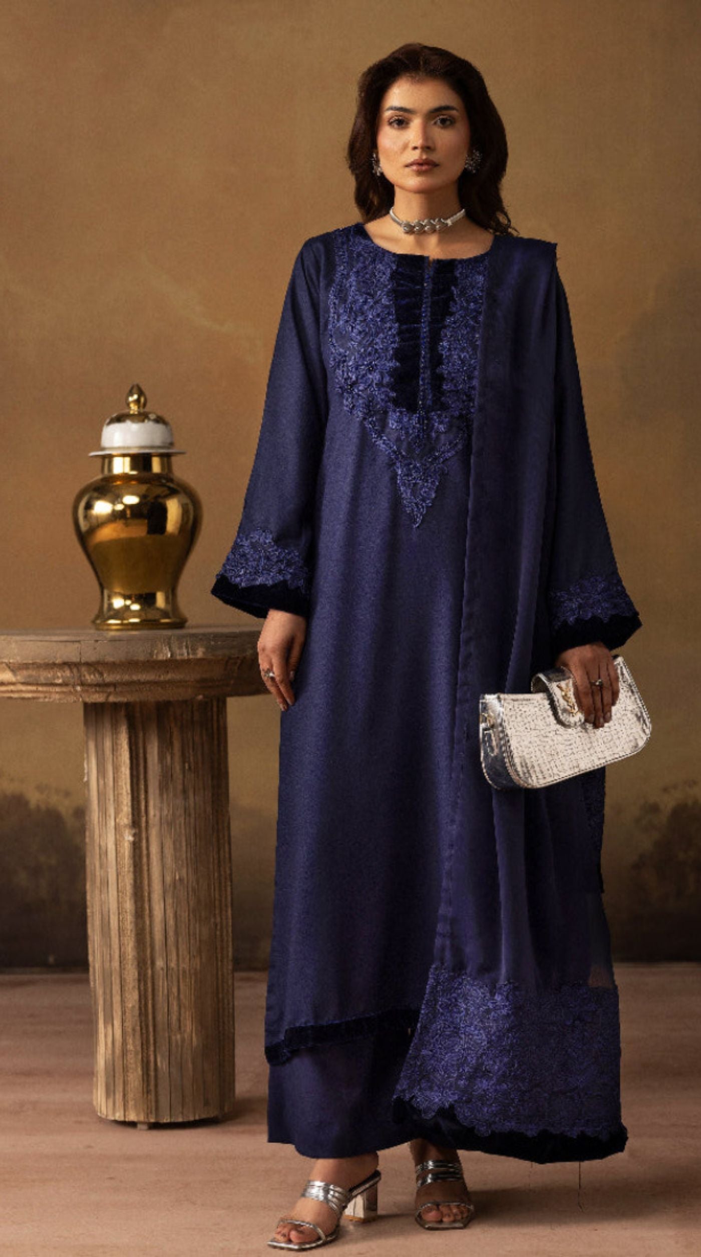 Sophisticated Blue Dhanak Suit Set