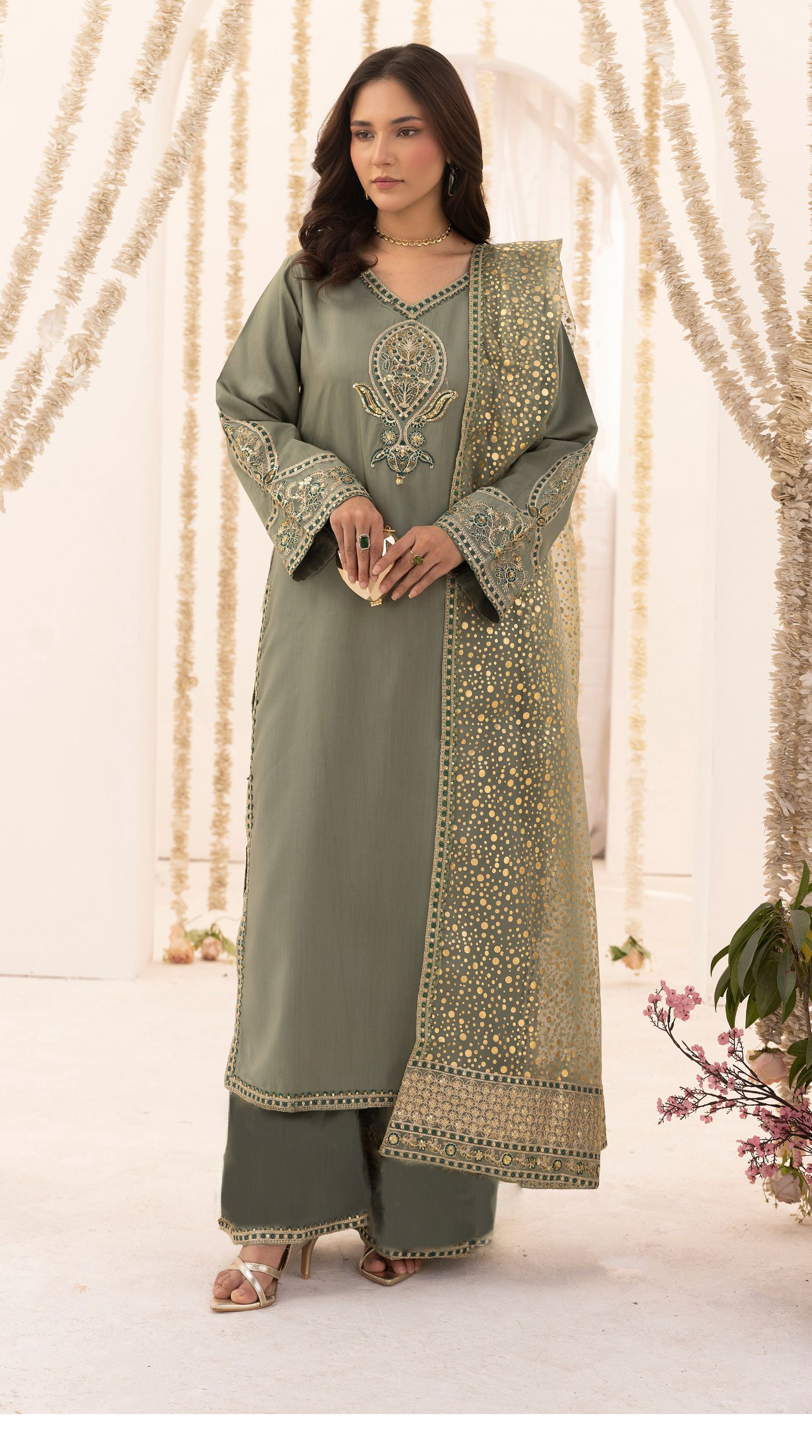 Green Embroidered Salwar Kameez– Elegant Pakistani Festive