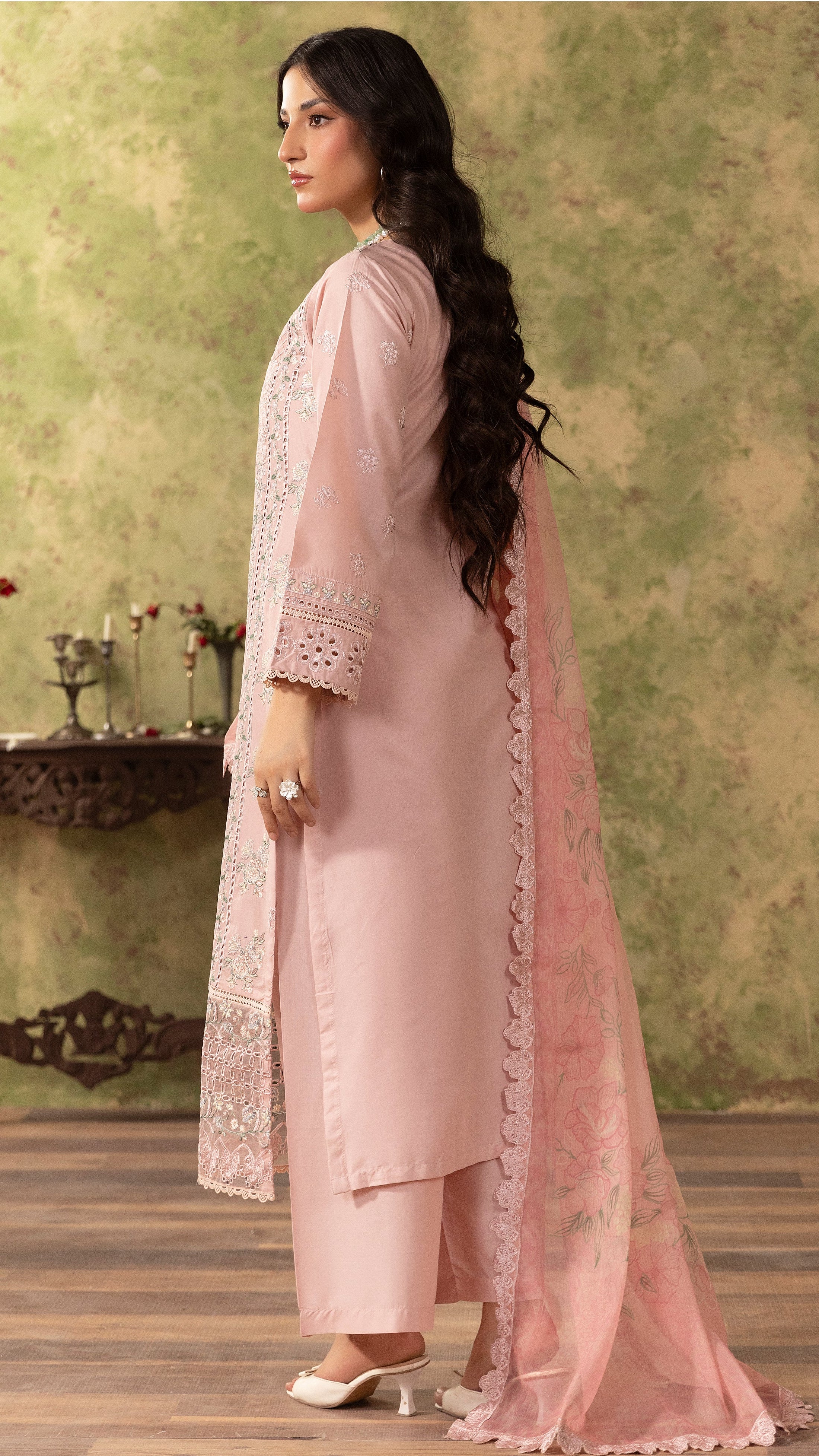 Blush pink women’s embroidered salwar kameez suit with matching wide-leg trousers and lace dupatta, elegant Asian ethnic wear by Diya Online
