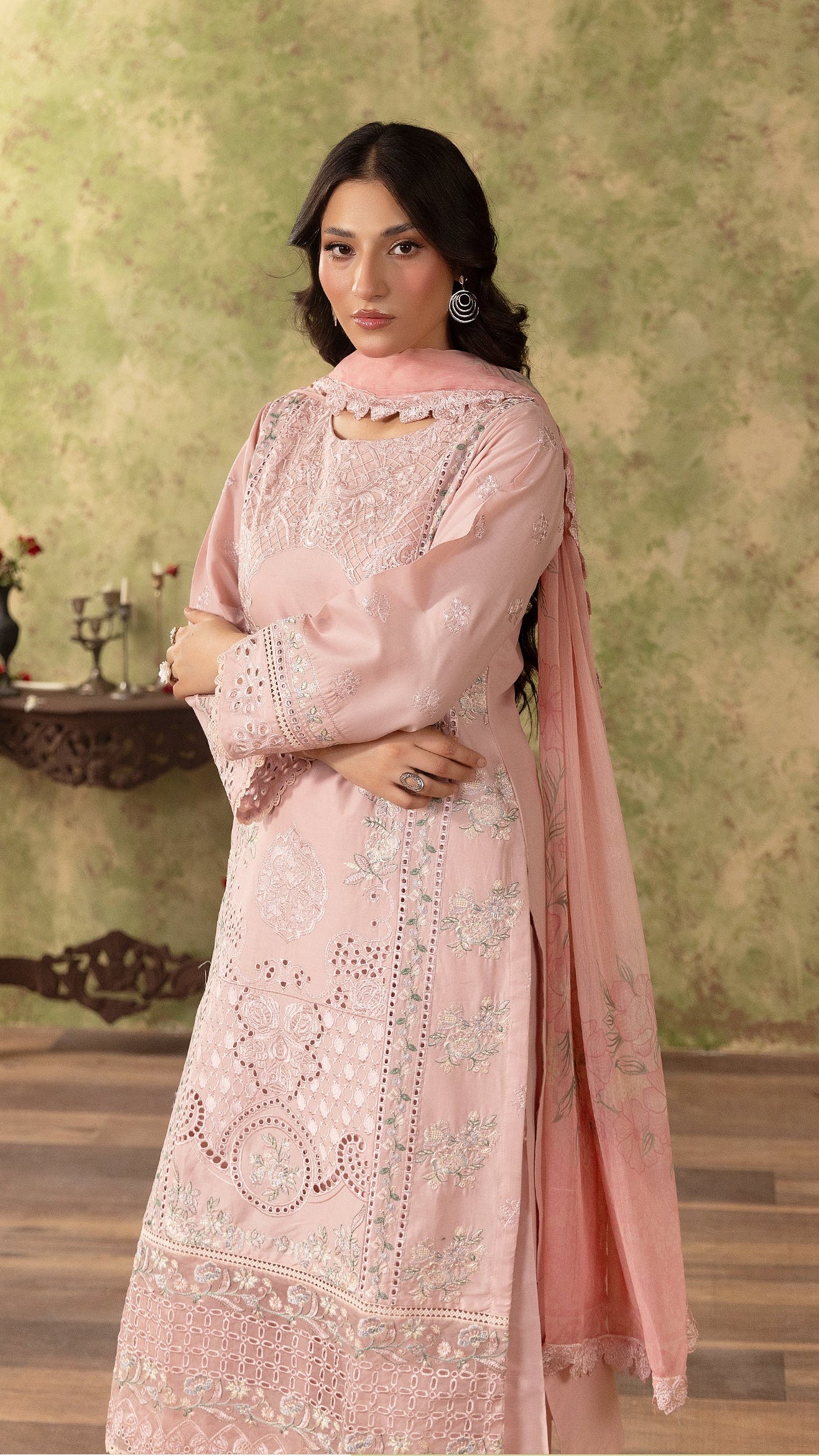 Blush pink women’s embroidered salwar kameez suit with matching wide-leg trousers and lace dupatta, elegant Asian ethnic wear by Diya Online