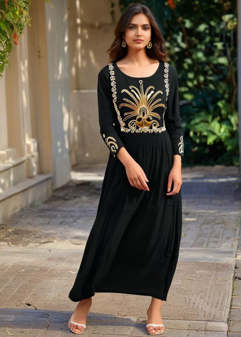 Maxi Dress Embroidered Neckline In Black