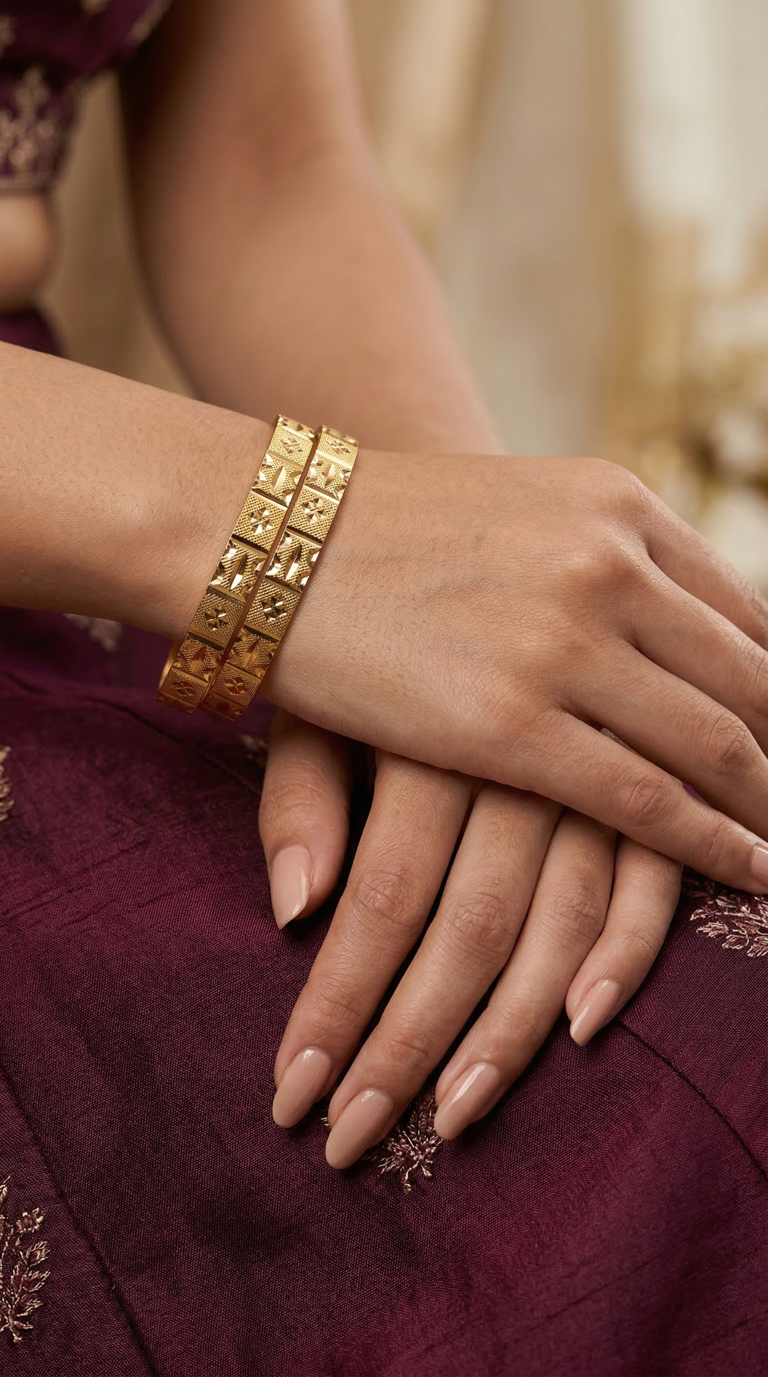 Pair of Gold Bangles – Traditional Gold Bangle Design for Women
