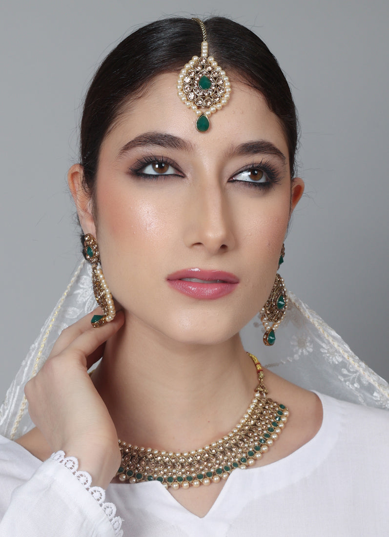 Women’s Traditional Green & Gold Jewellery Set