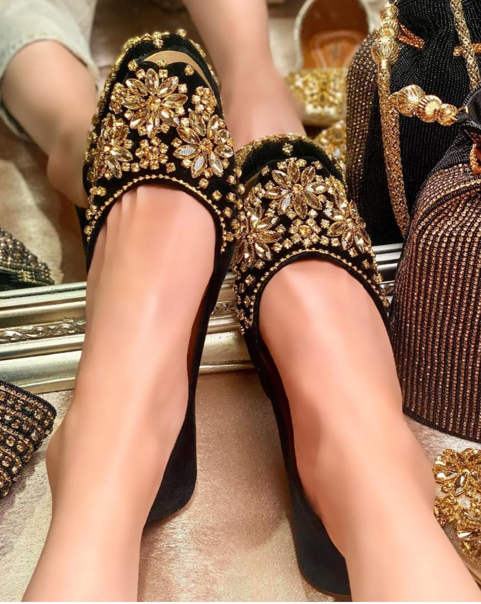 Black Diamonte Embroidered Jutti Set