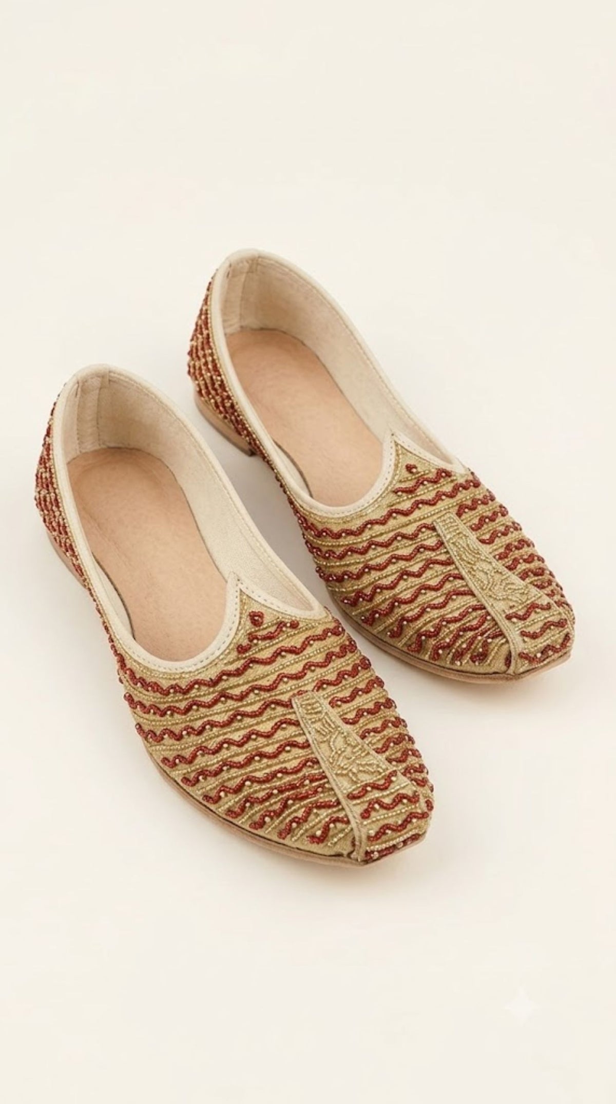 Gold Dori Embellished Kusa