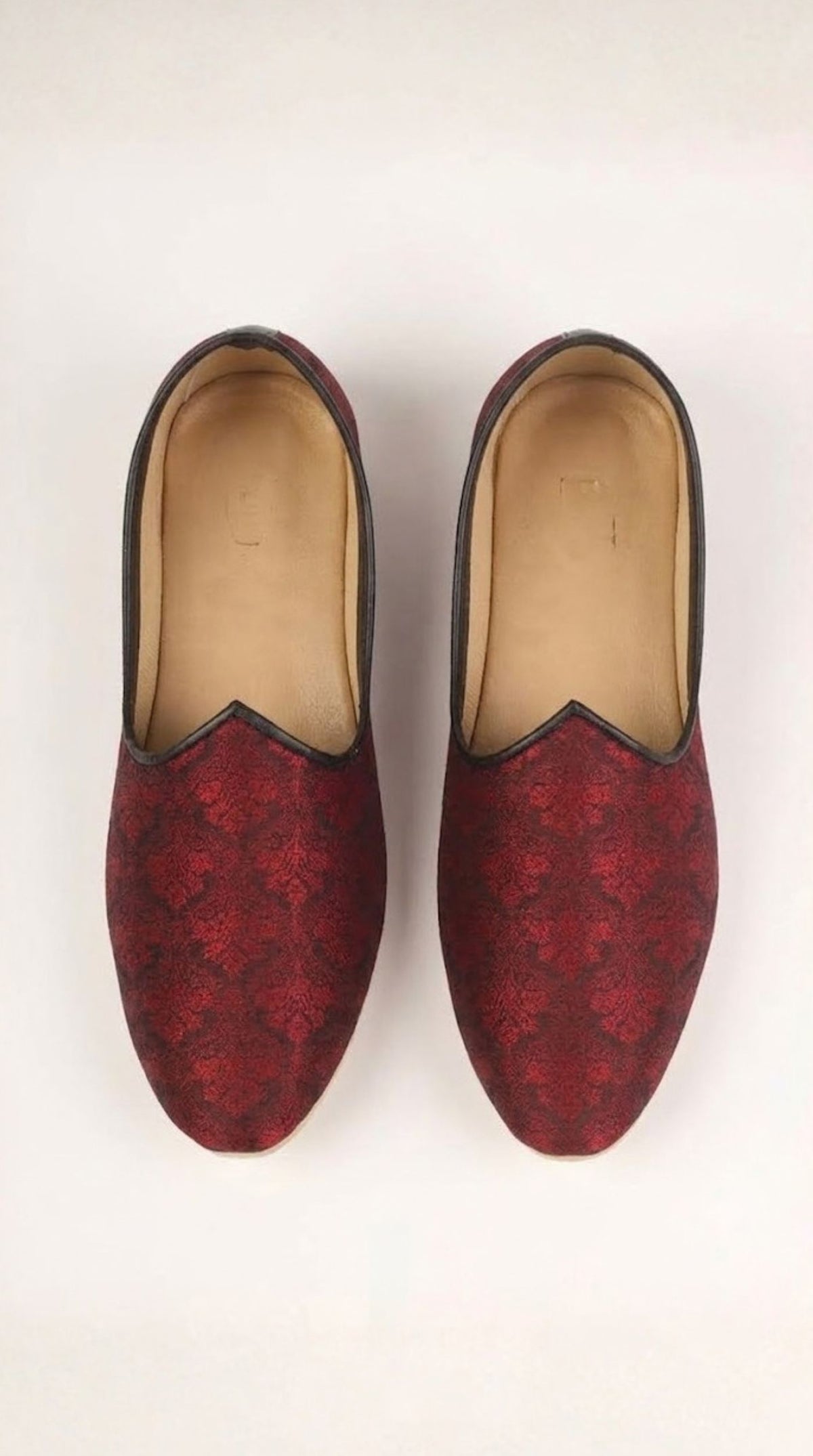 Maroon Brocade Mens Jutti Pair