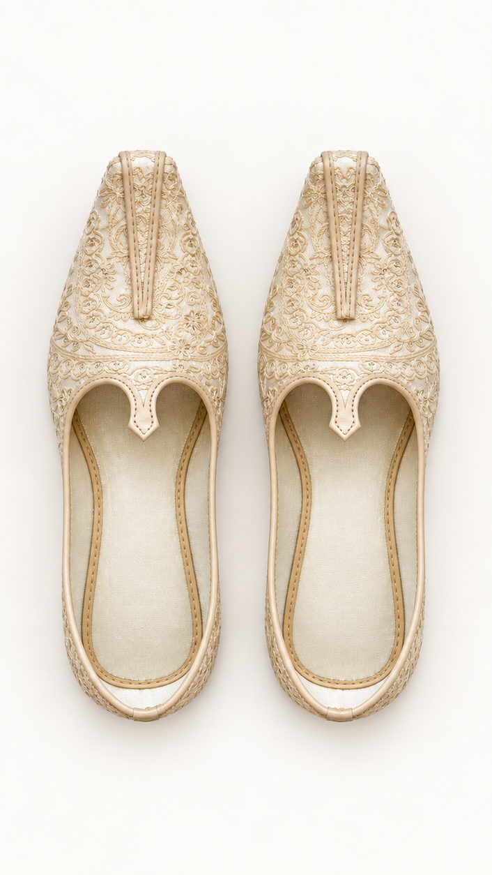 Ivory Embroidered Men's Jutti