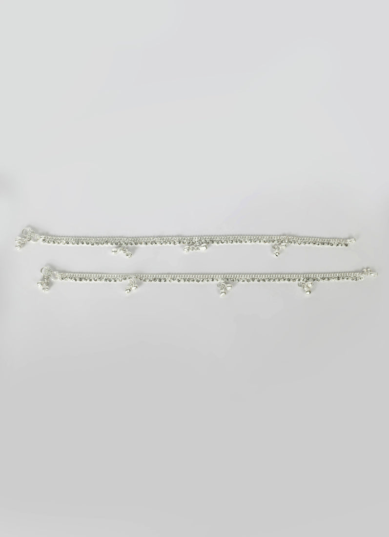 Silver ghungroo payal with diamonte accents