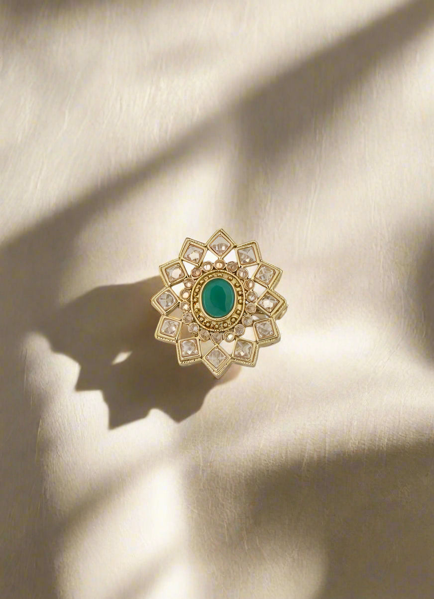 Green Ladies Finger Ring