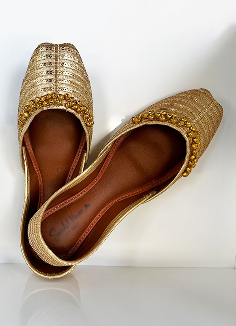 Buy Gold Resham and Sippy Juttis