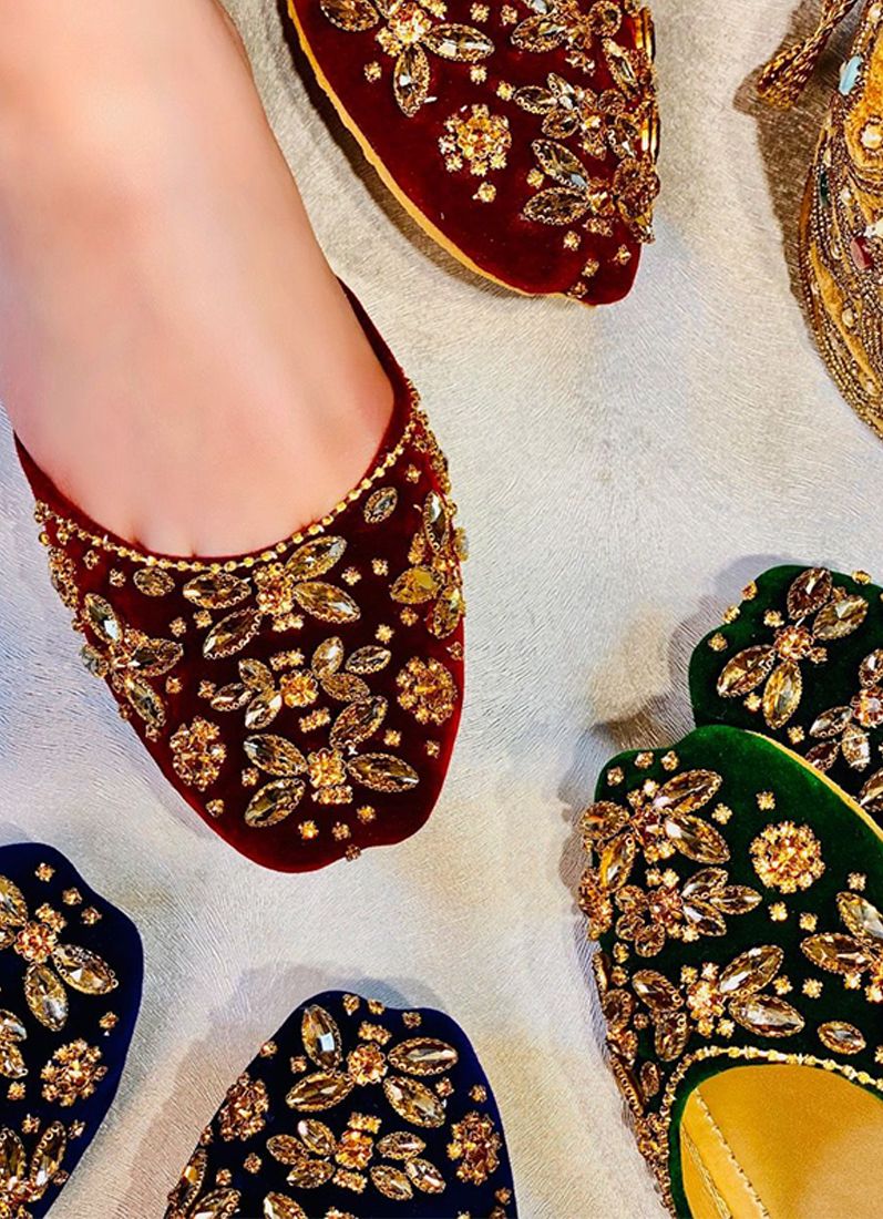 Buy Maroon Gold Stone Juttis