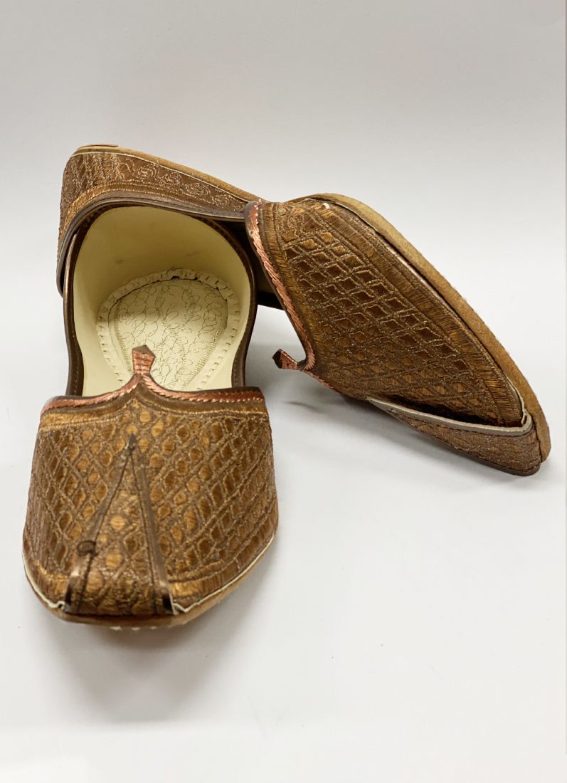 Buy Copper Zardozi Patterned Kusa