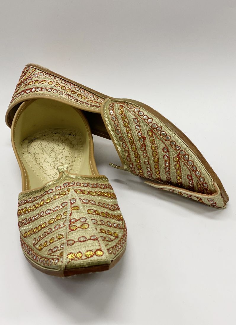 Buy Maroon Mens Zaridosi Jutti