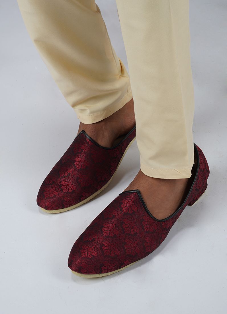 Buy Maroon Brocade Mens Jutti Pair in UK Diya Online