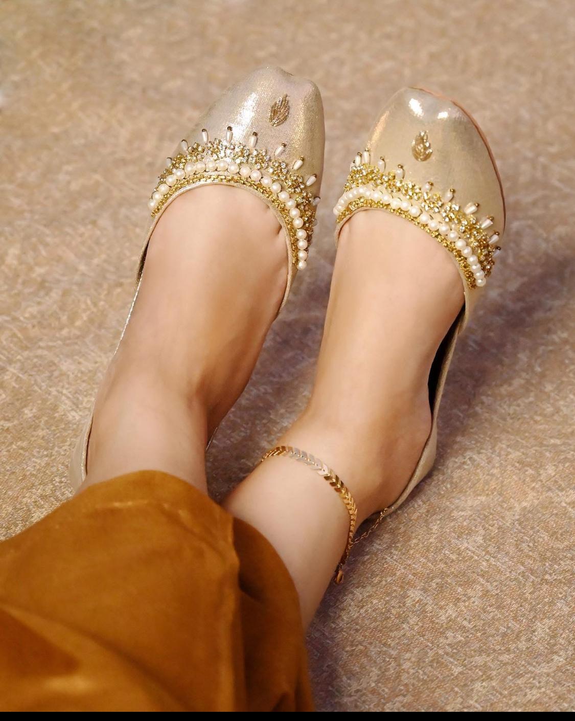 Gold & Pearl Embellished Jutti