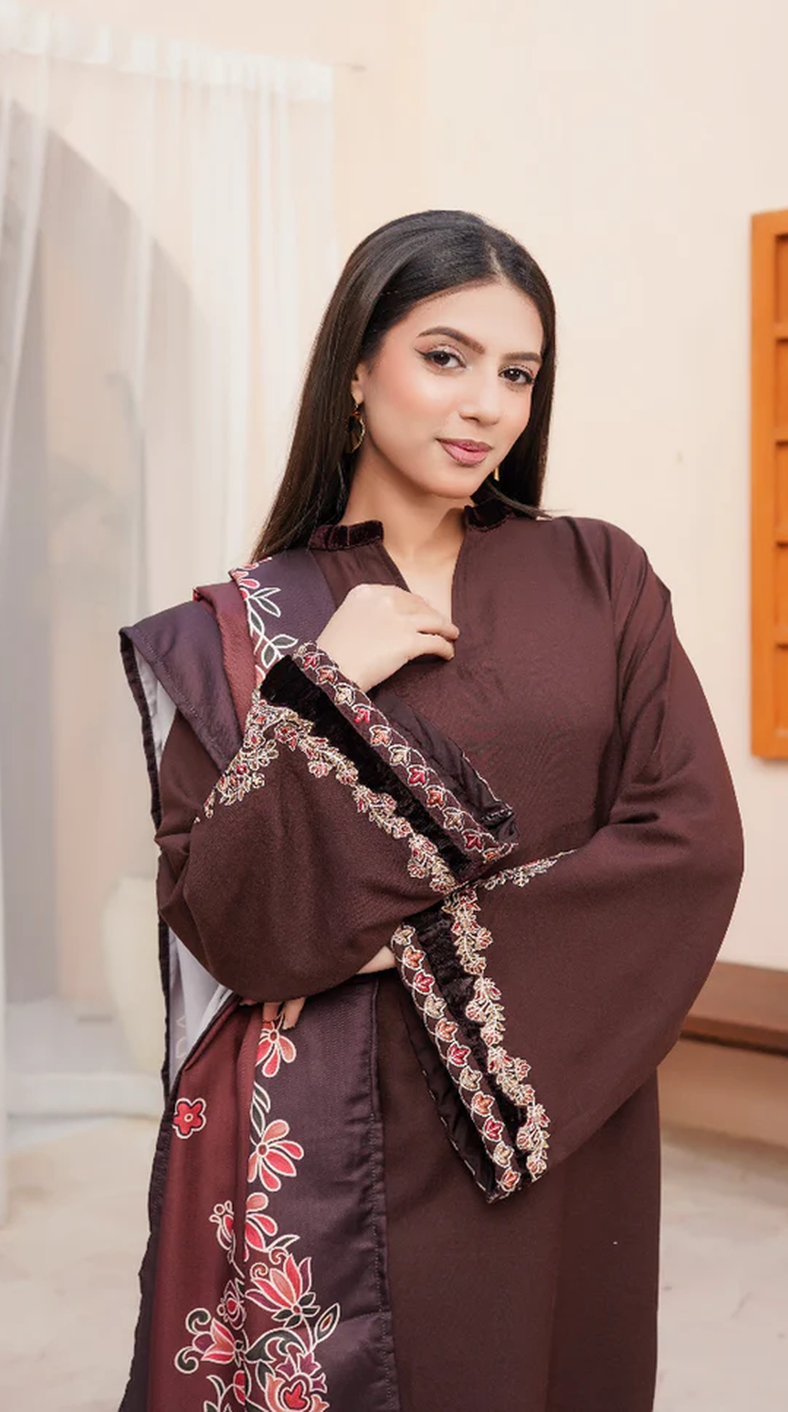 Elegant Brown Dhanak Suit Set