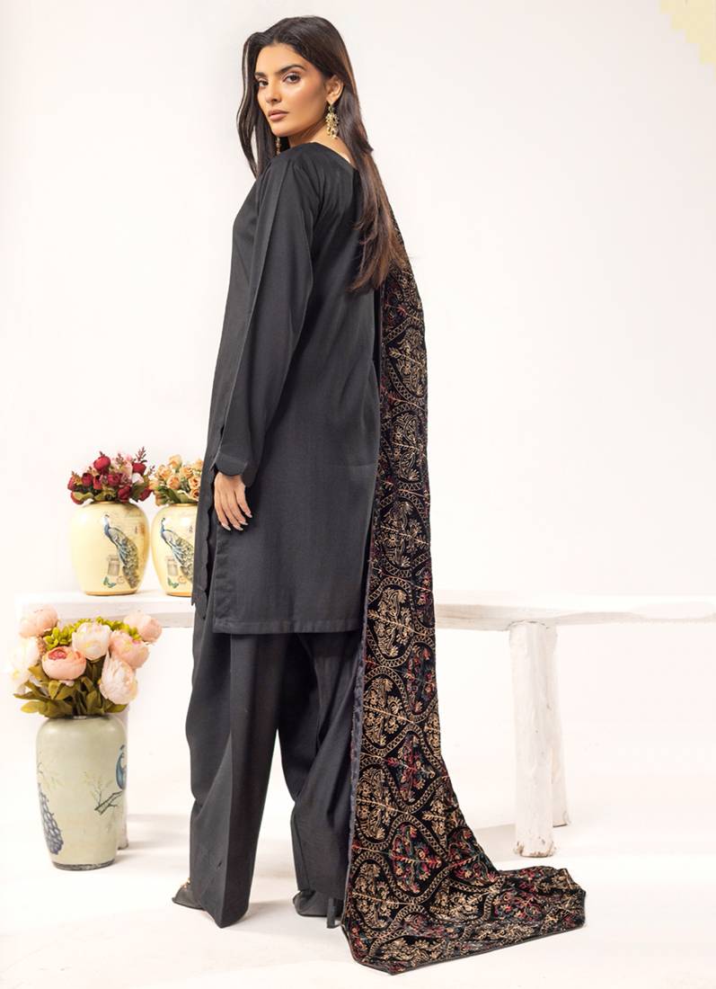 Black Velvet Embroidery Shawl Suit Set