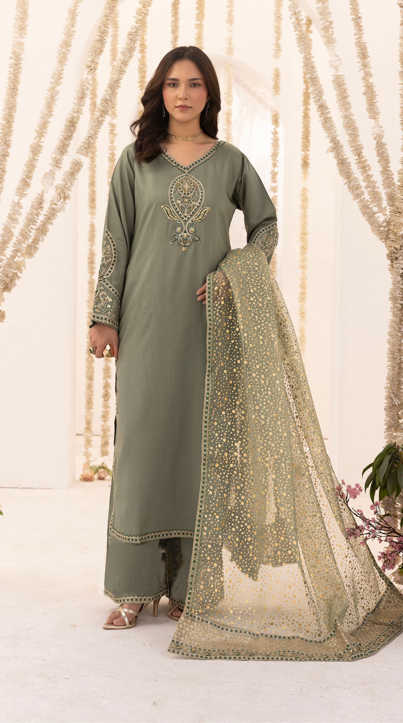 Green Embroidered Salwar Kameez– Elegant Pakistani Festive