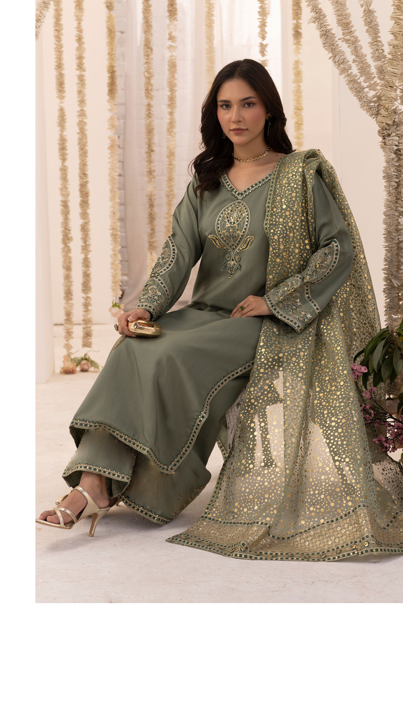 Green Embroidered Salwar Kameez– Elegant Pakistani Festive