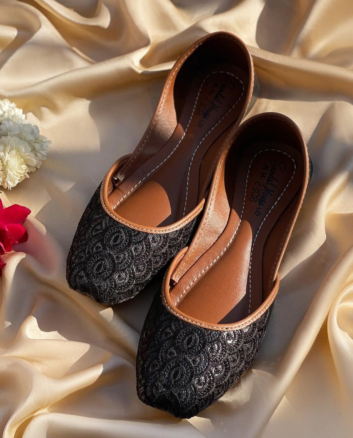 Black Reasham Thread & Sequins Juttis
