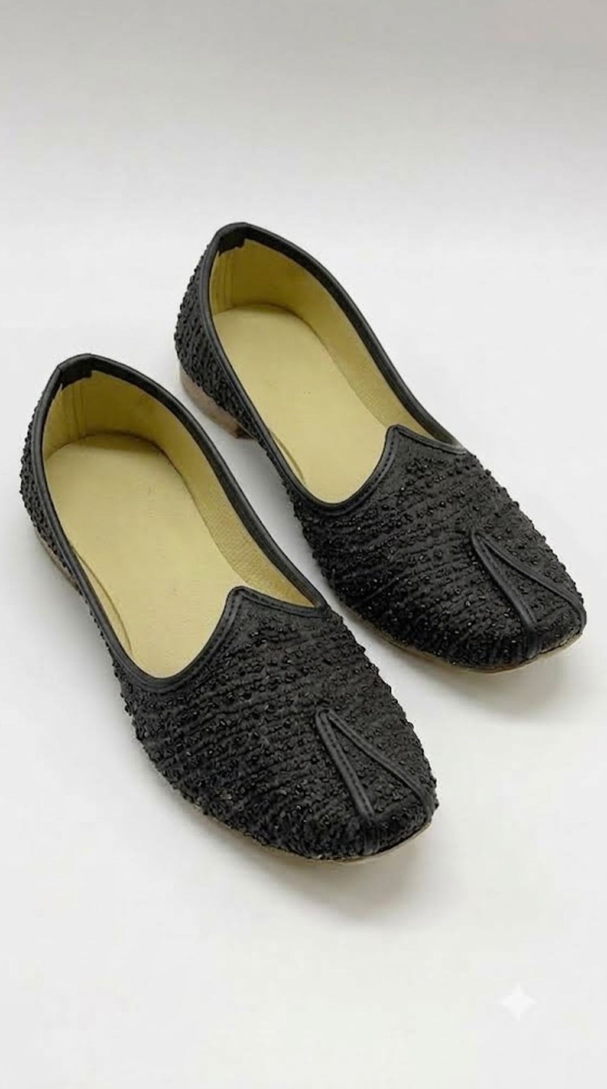 Black Dori Embellished Kusa