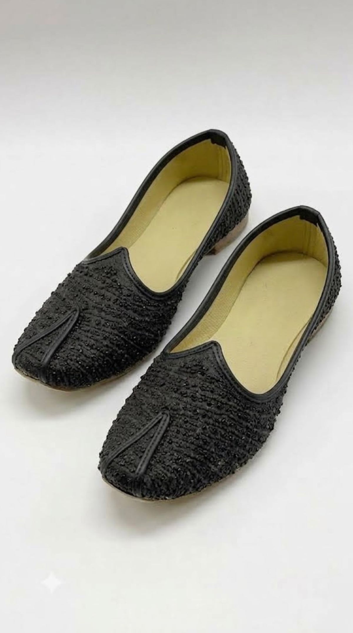 Black Dori Embellished Kusa