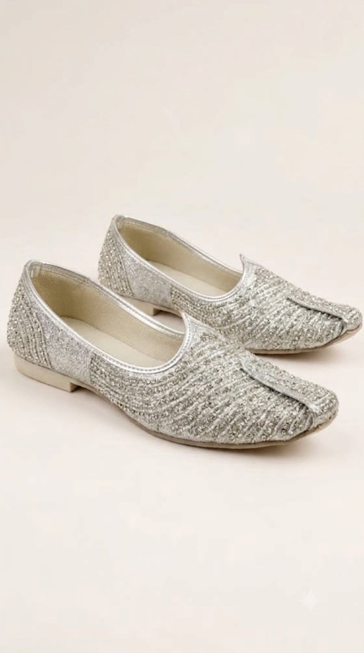 Silver Dori Embellished Kusa