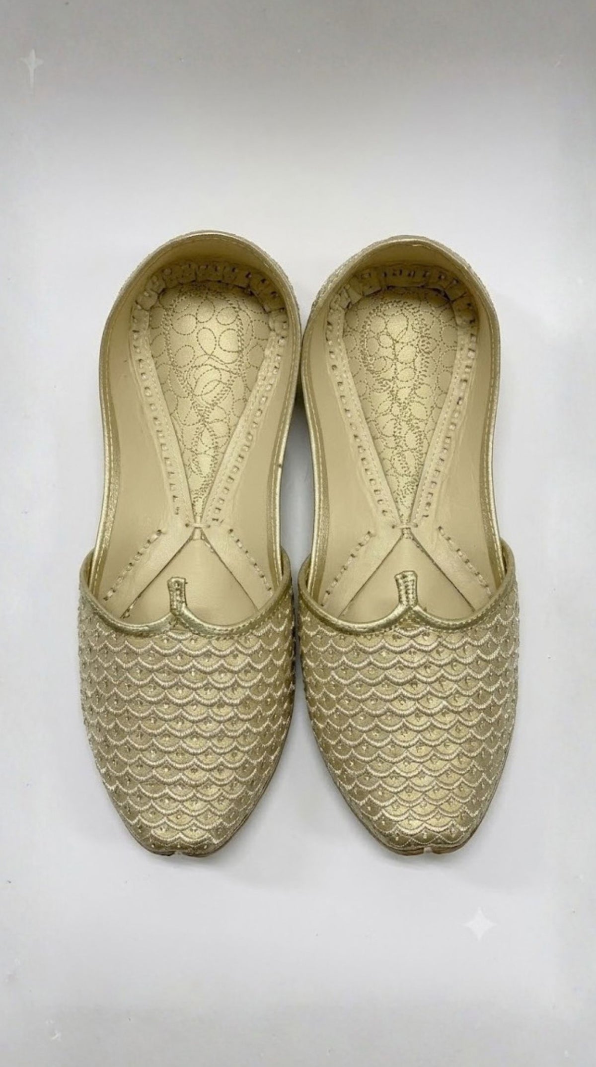 Gold Zardozi Scale Pattern Kusa