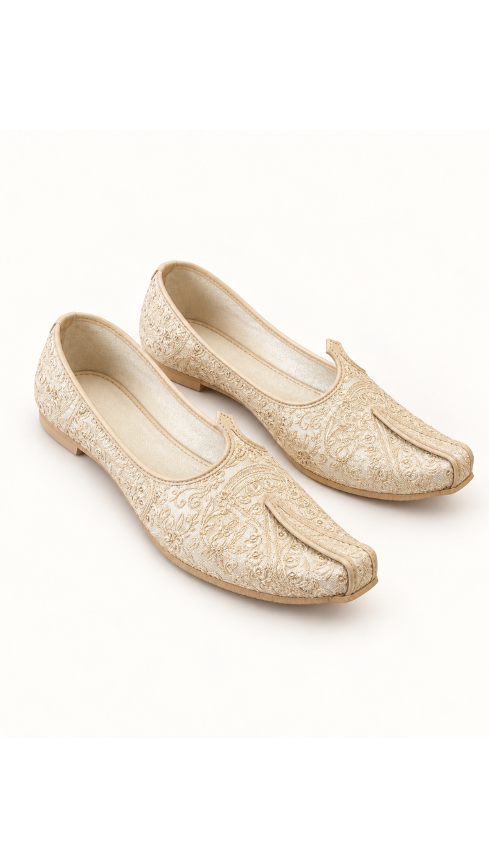 Ivory Embroidered Men's Jutti 