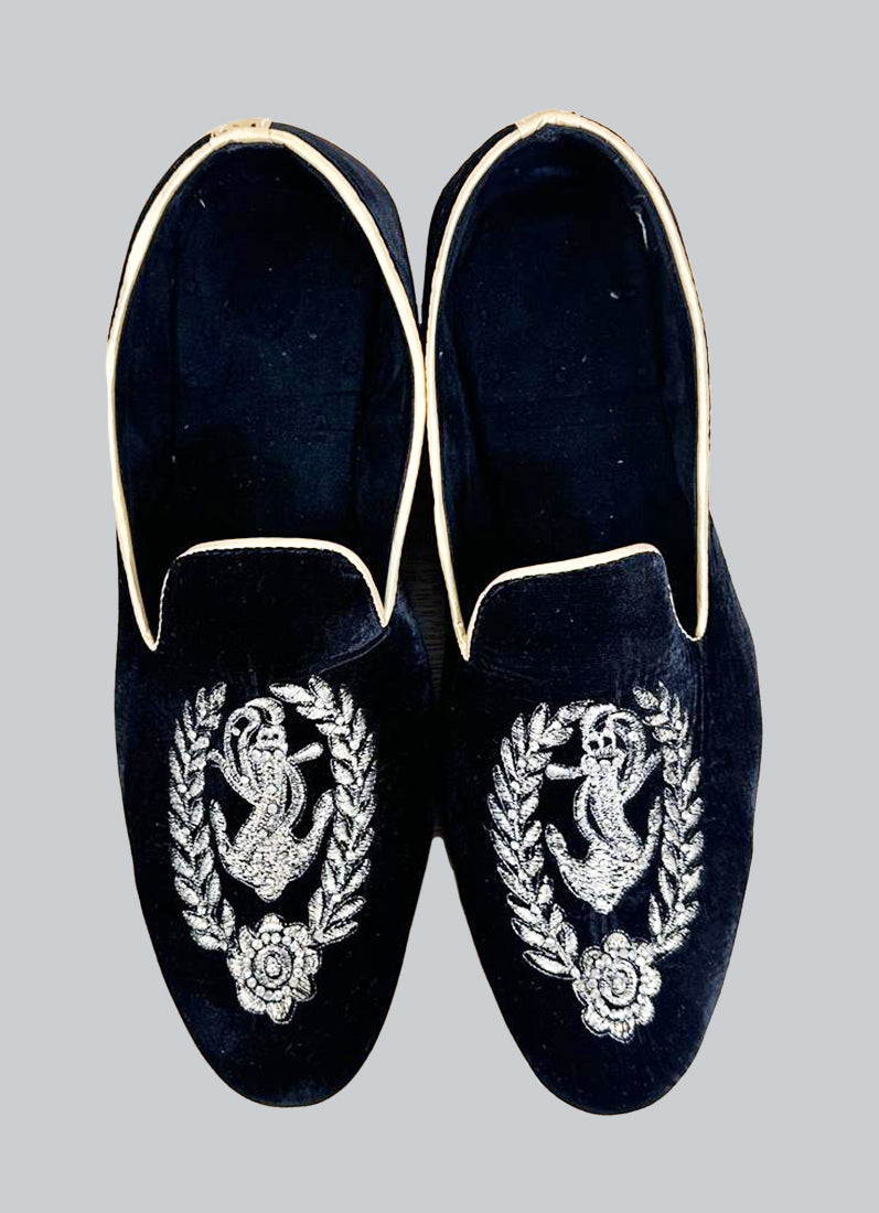 Black Velvet Jutti with antique zari threadwork Grip Sole