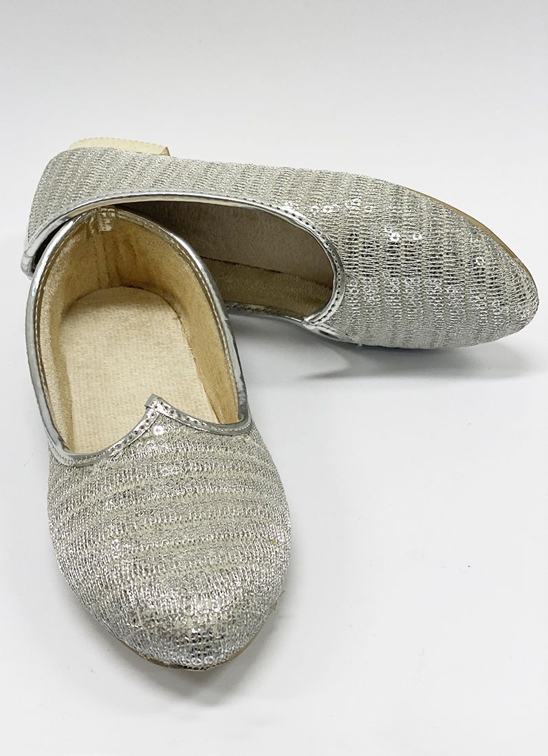 Buy Silver Sippy Jutti