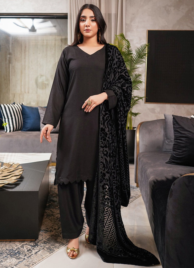 Beautiful Black Dhanak Suit Set