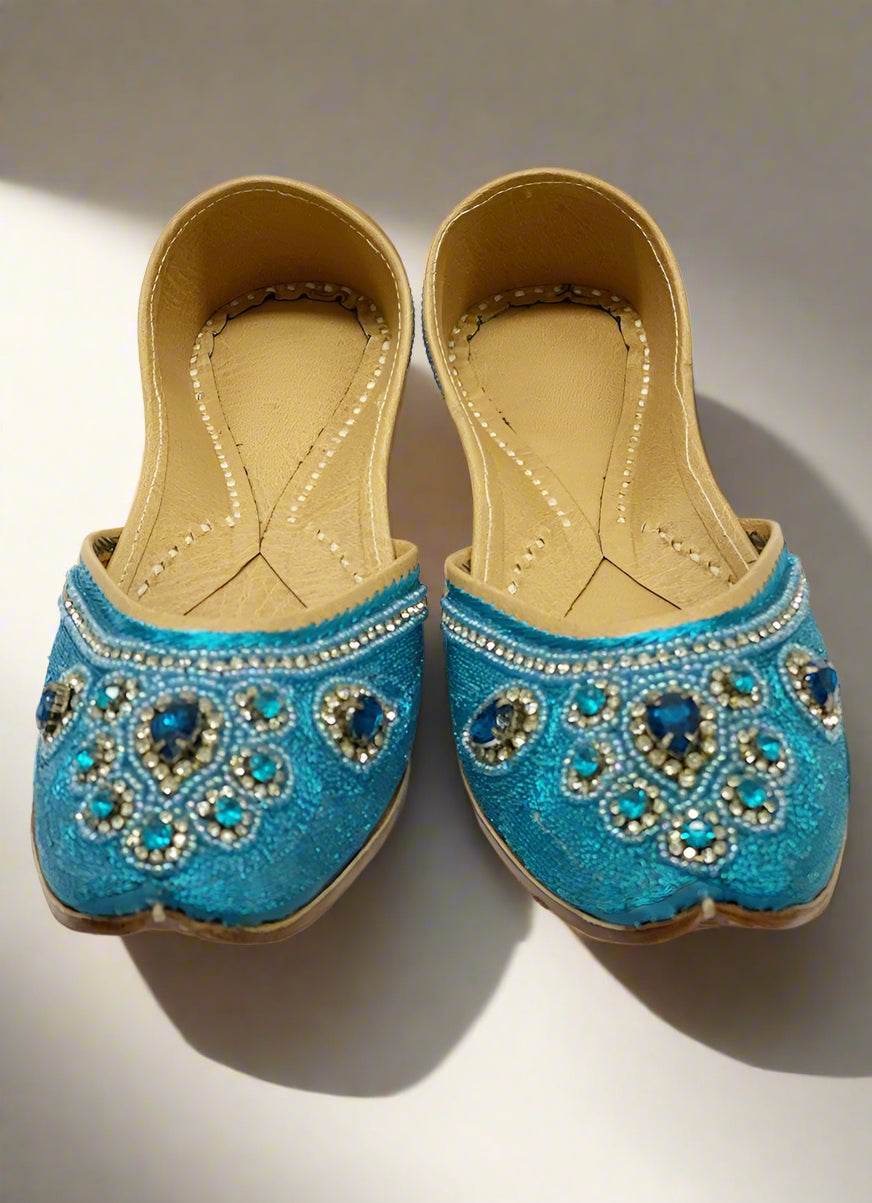 Buy Ferozi Intricate Embroidered Ladies Kusa
