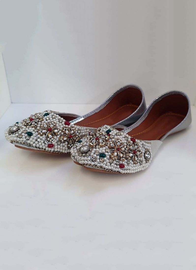 Silver & Pearl Embroidered Jutti Set