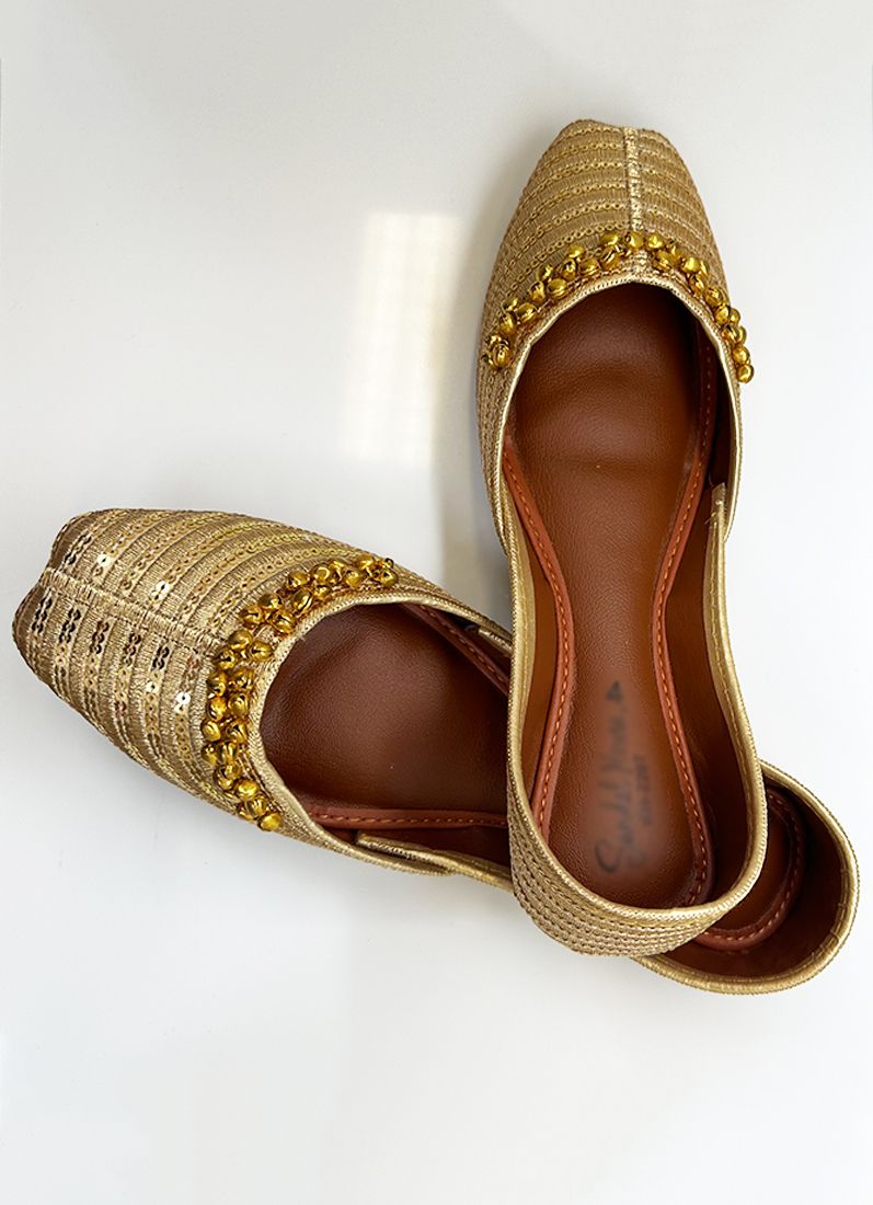 Buy Gold Resham and Sippy Juttis