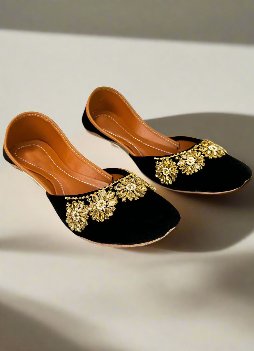 Buy Black Embellished Jutti Set