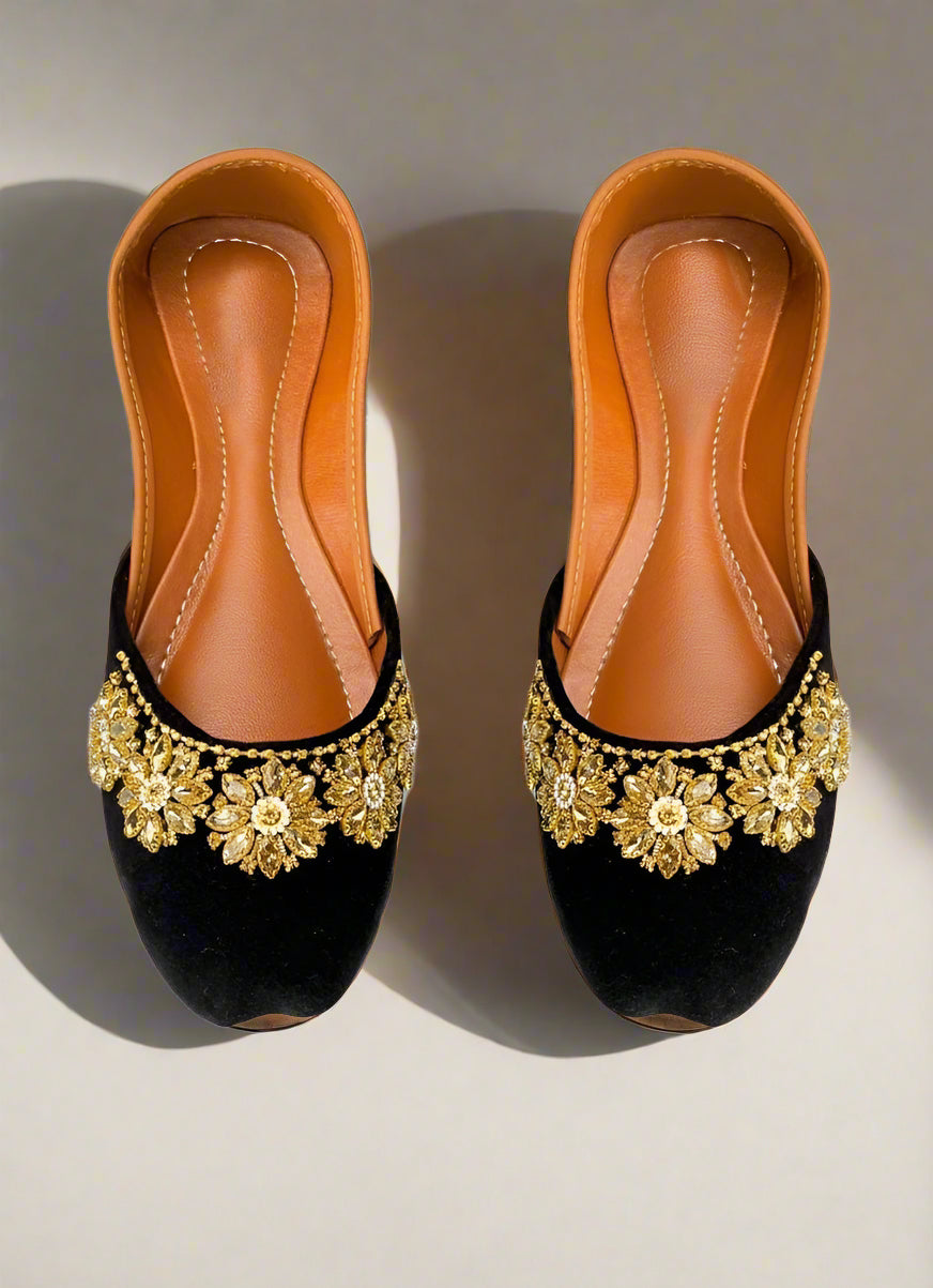 Buy Black Embellished Jutti Set