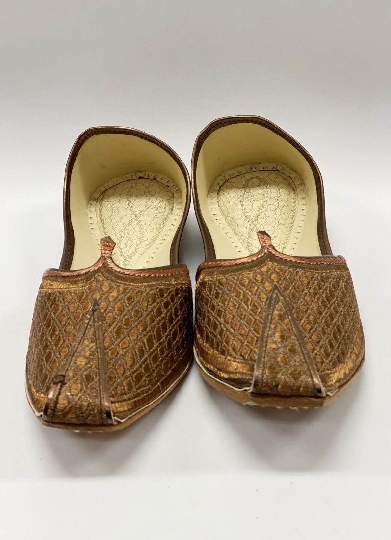 Buy Copper Zardozi Patterned Kusa
