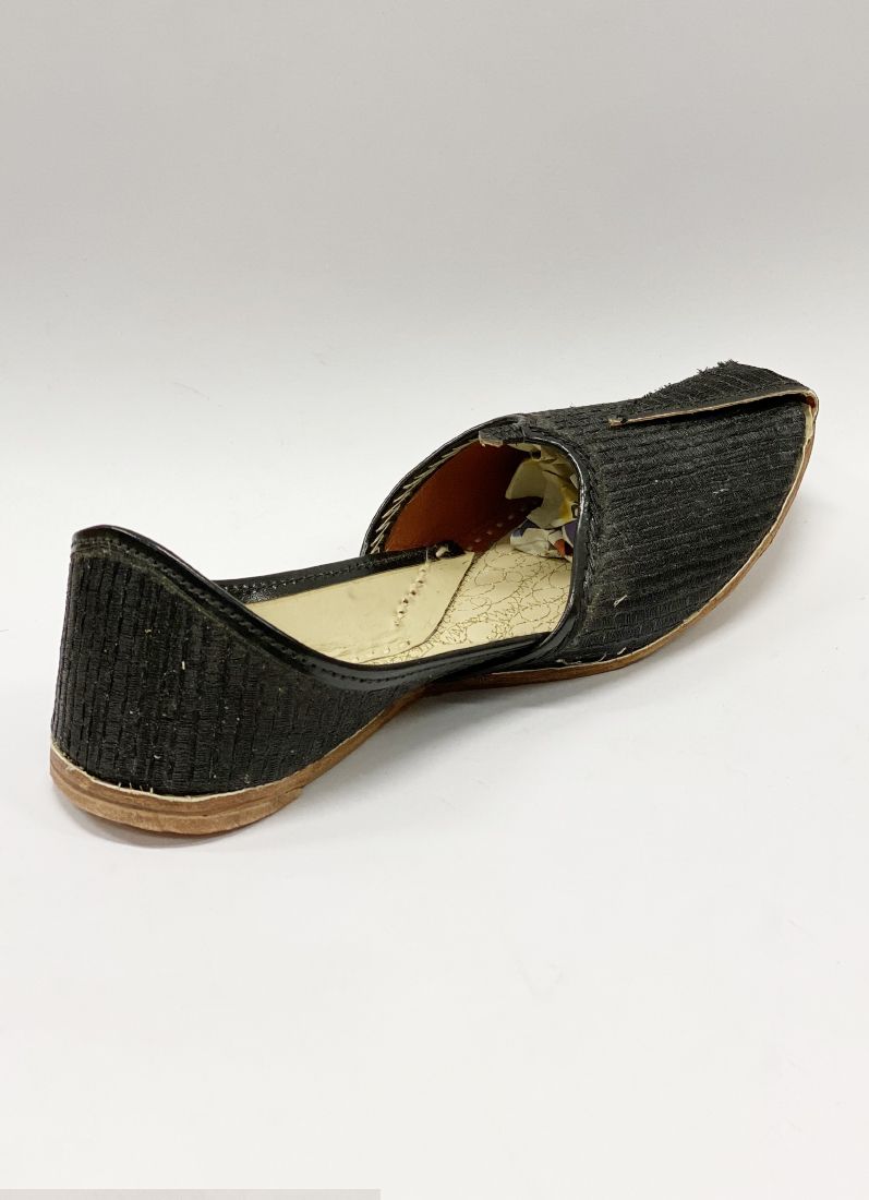 Buy Black Zari Mens Jutti