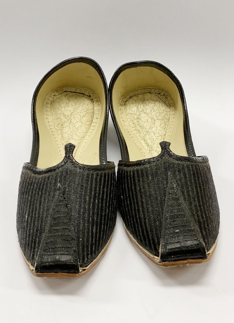 Buy Black Zari Mens Jutti