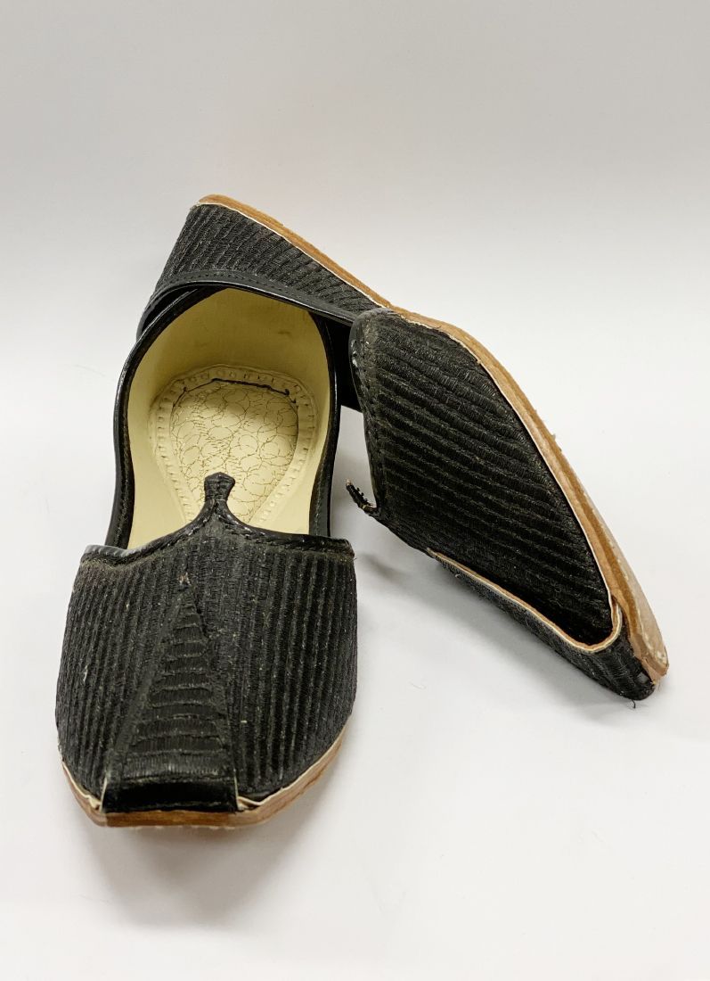 Buy Black Zari Mens Jutti
