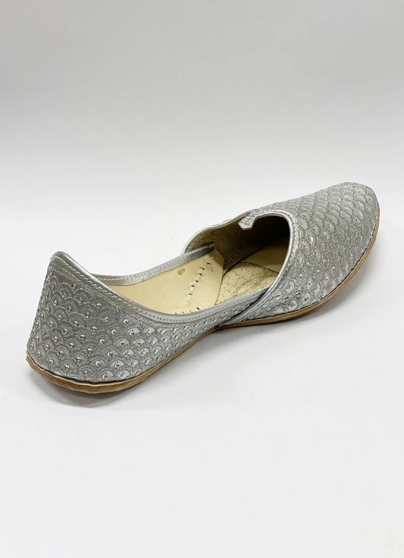 Buy Silver Zardozi Scale Pattern Kusa