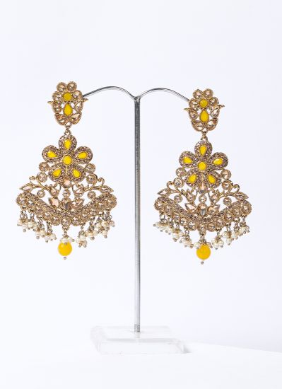 Yellow dangling earrings