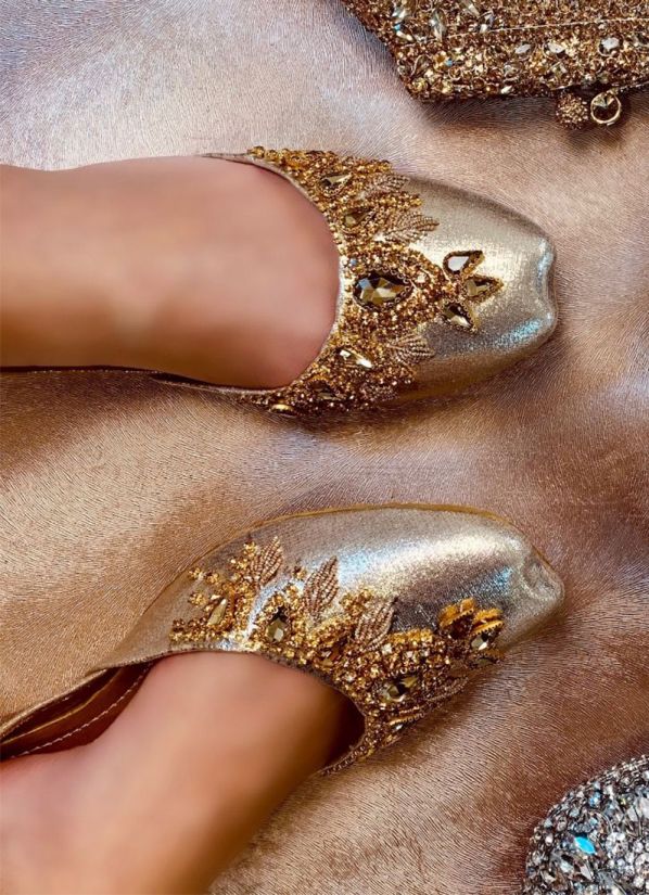 Intricate Embellished Gold Ladies Kusa